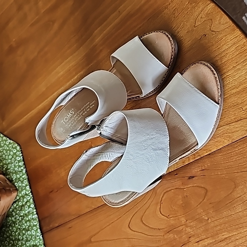 COPY - Shoes toms